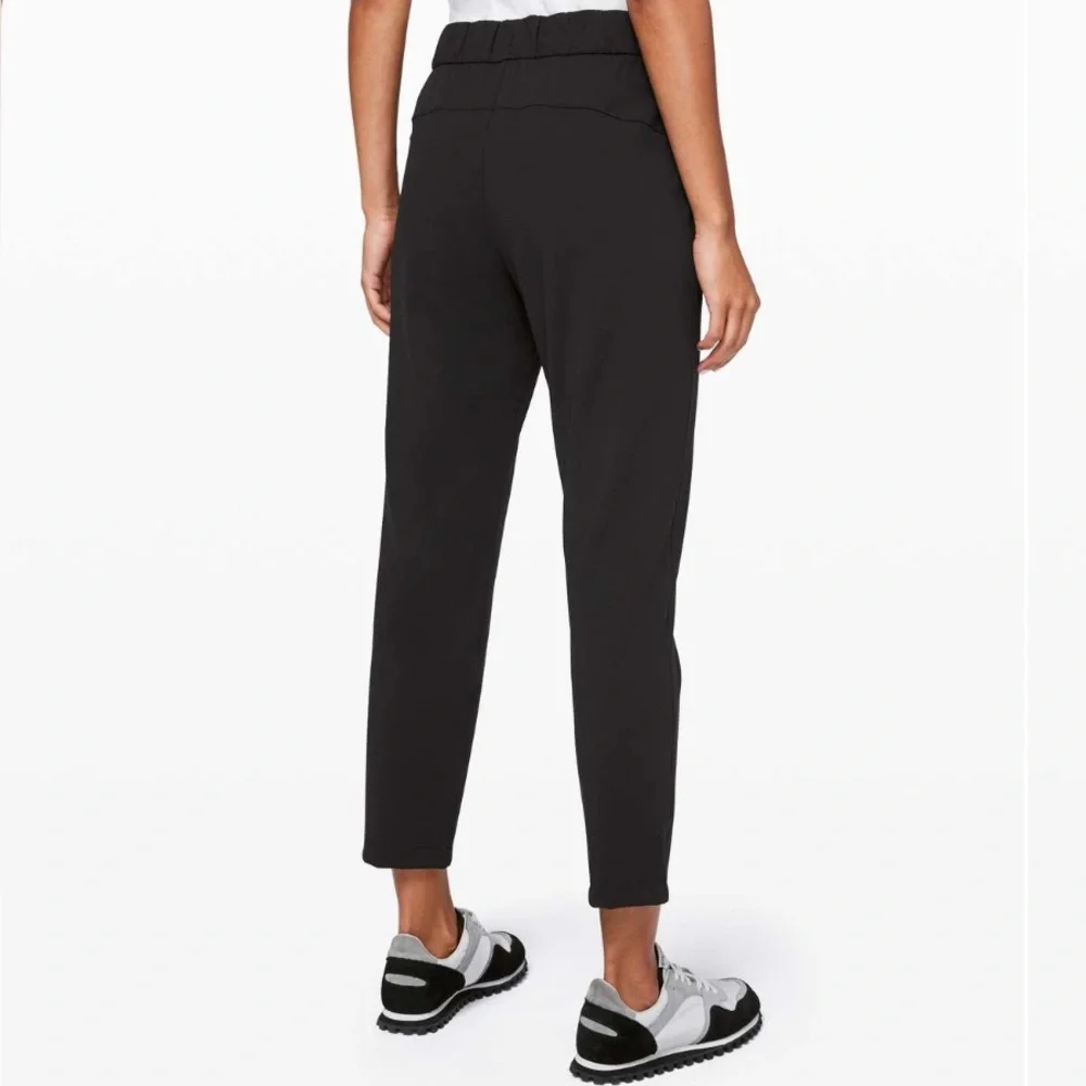 Lululemon On The Fly 7/8 Pant - Picture 2 of 15